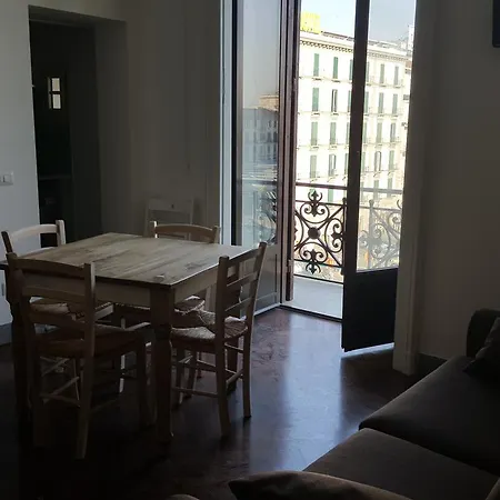 Metro Garibaldi - Loft Con Wifi E 4 Posti Letto Presso La Stazione Centrale Di Napoli Naples Exterior photo
